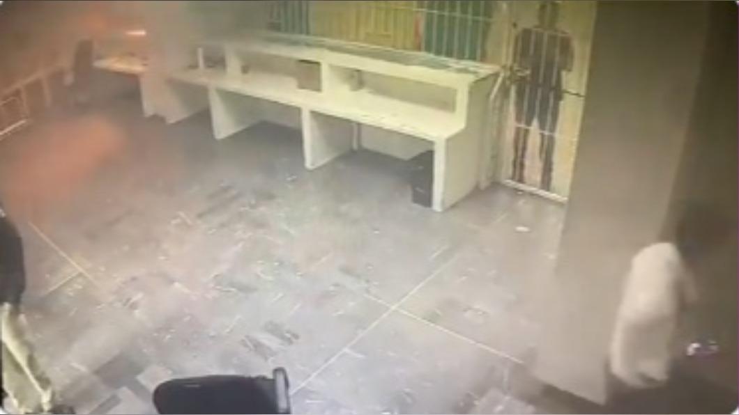 墨西哥移民羈留中心大火多人喪命　警衛見死不救畫面曝光