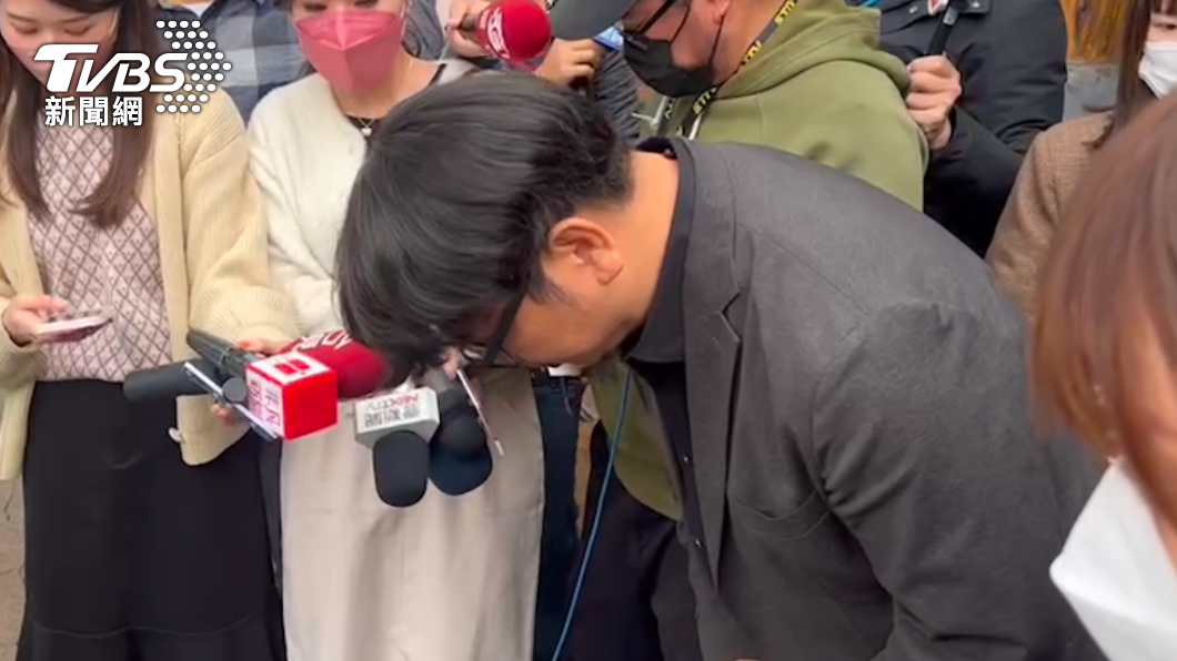 六福村召開記者會致歉。（圖／TVBS）