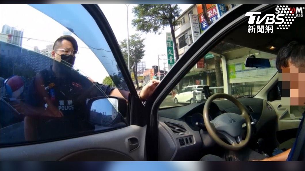 衝撞機車還想跑! 駕駛肇逃被逮 冒汗呆坐原因曝光