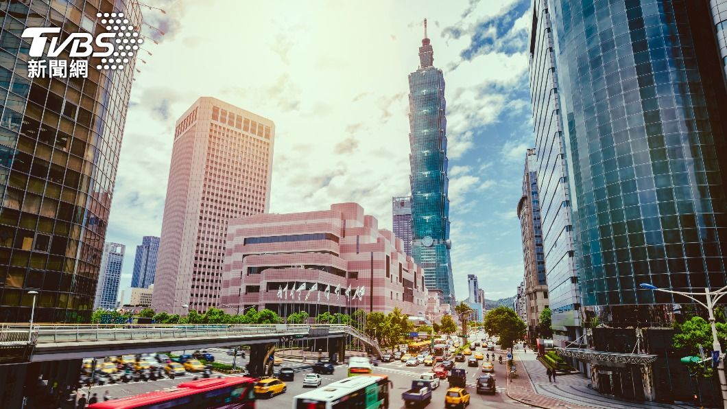 越南街景=台灣南部?鄉民見「路中這座」驚:真的不是嗎