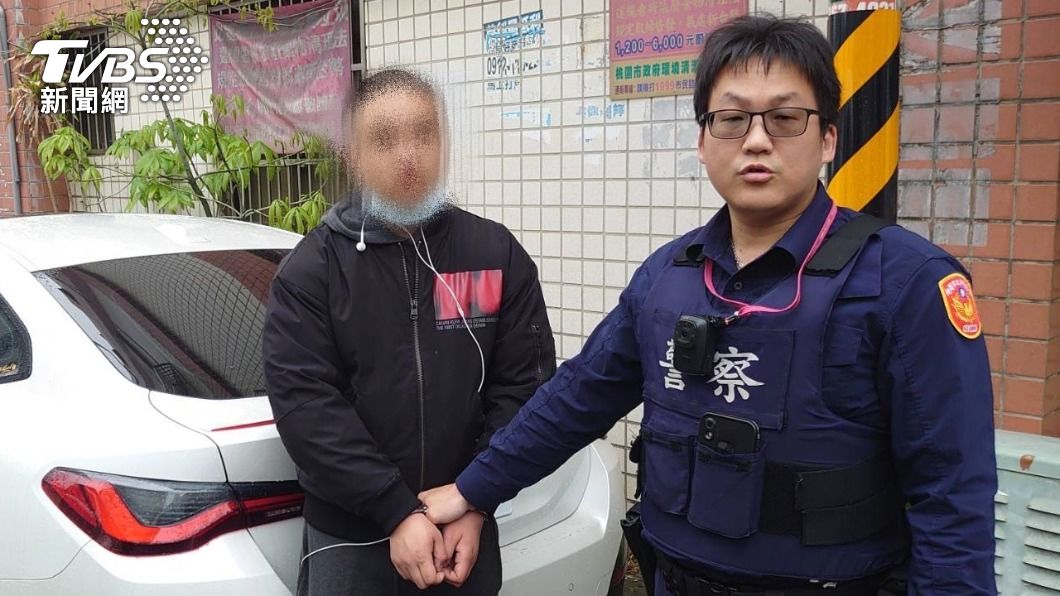 林嫌被逮時被發現身背9條通。(圖/警方提供)