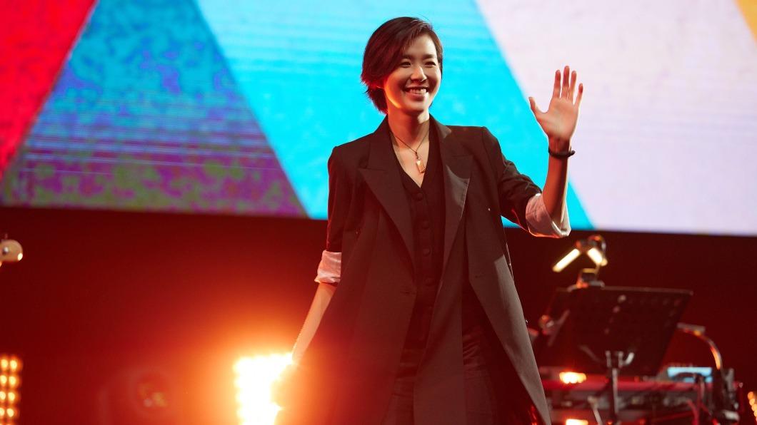 緊急取消演唱會!安溥「人工椎間盤手術」完成 現況曝光:手還會抖