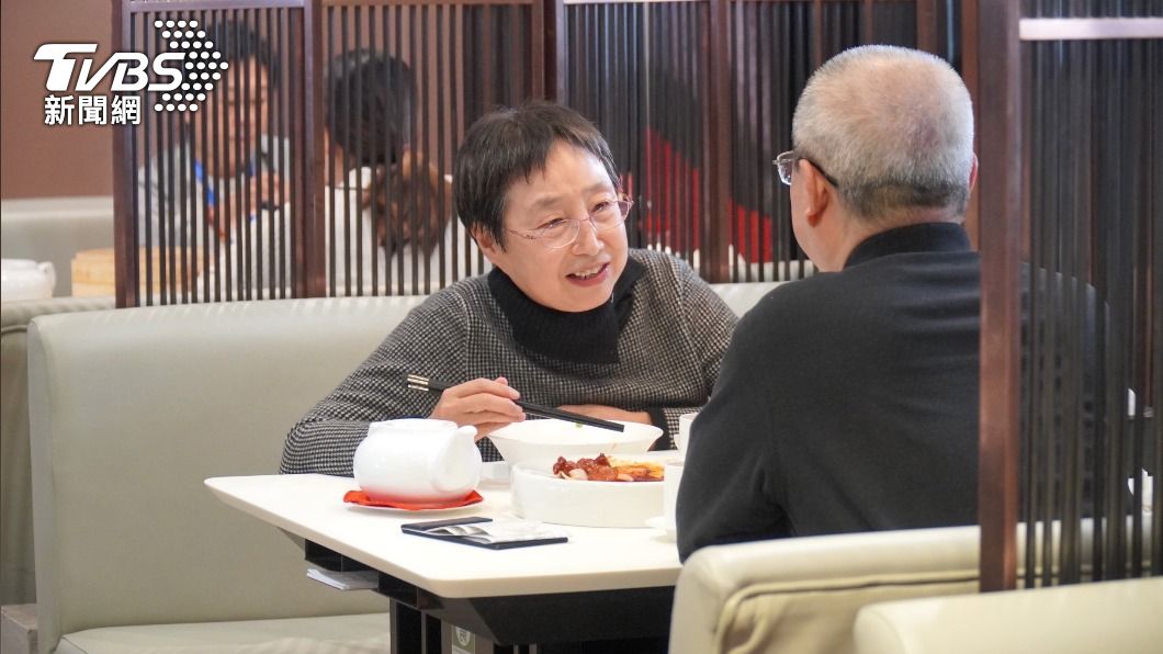 大陸解除防疫措施後,民眾的消費力便決堤般湧出,飲宴的需求大大增加。(圖/TVBS)