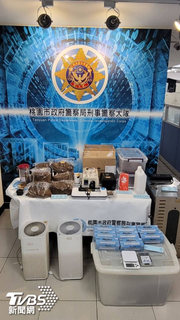 警方查獲價值破2千萬的贓證物。(圖/警方提供)