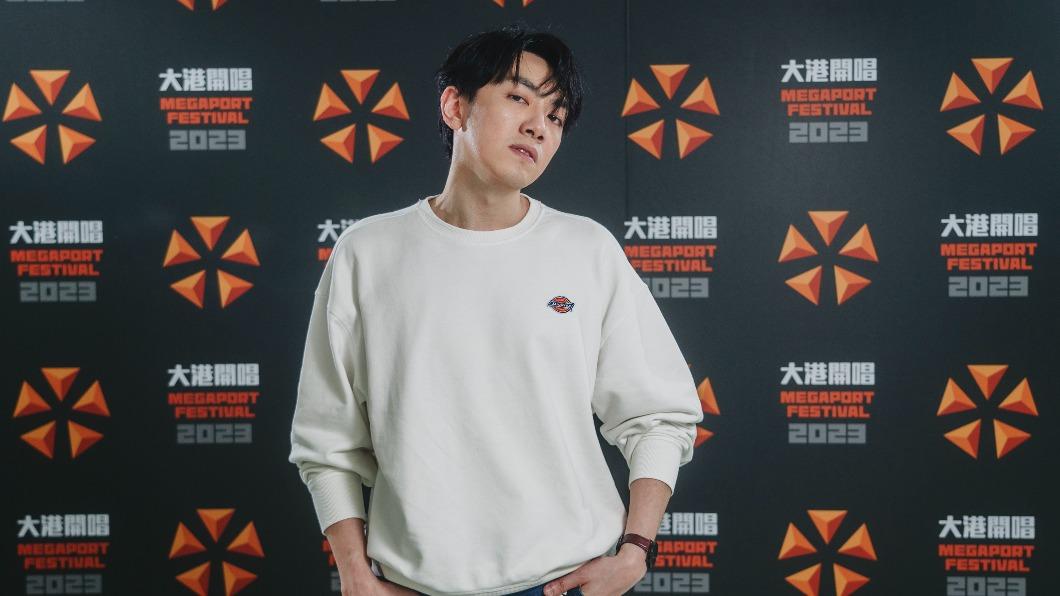 李友廷曾遭謝震廷影射是小白臉。（圖／出日音樂提供）