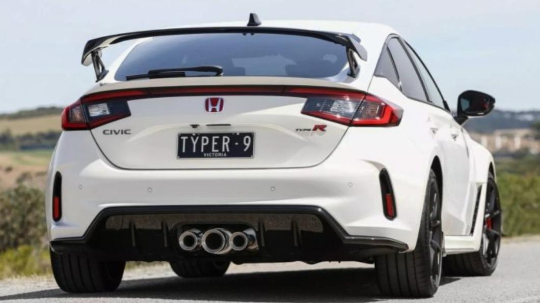 FL5 Civic Type R有著比FK8世代更寬的輪胎與軸距設定,有助提升操控表現。(圖/翻攝自Honda)