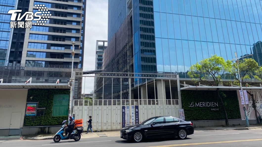 事發工地為知名飯店建案。（圖／TVBS）