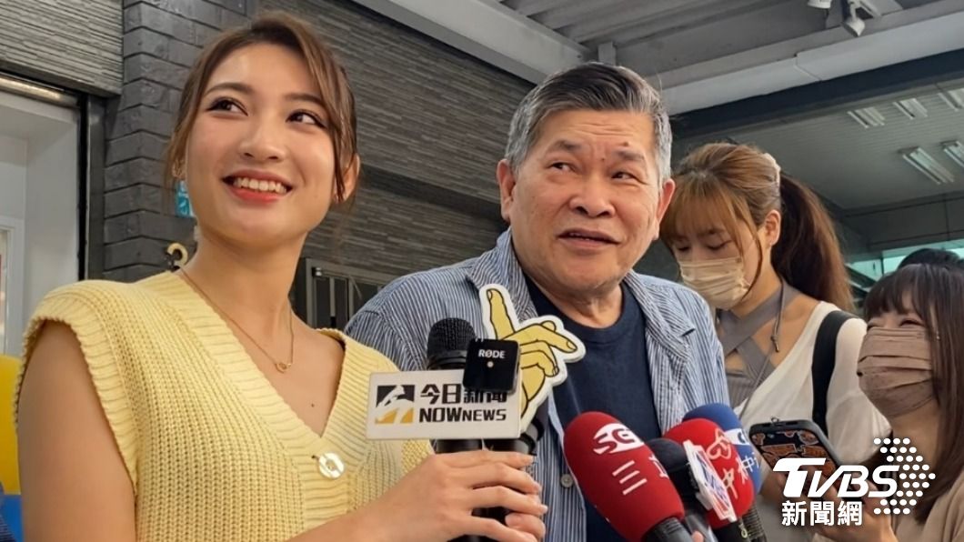 澎恰恰「滿頭白髮」現身!拚還1500萬債務陷低潮 預告:好事發生