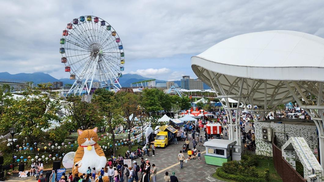 兒童新樂園滿滿人潮。(圖/翻攝自信義區三兩事)