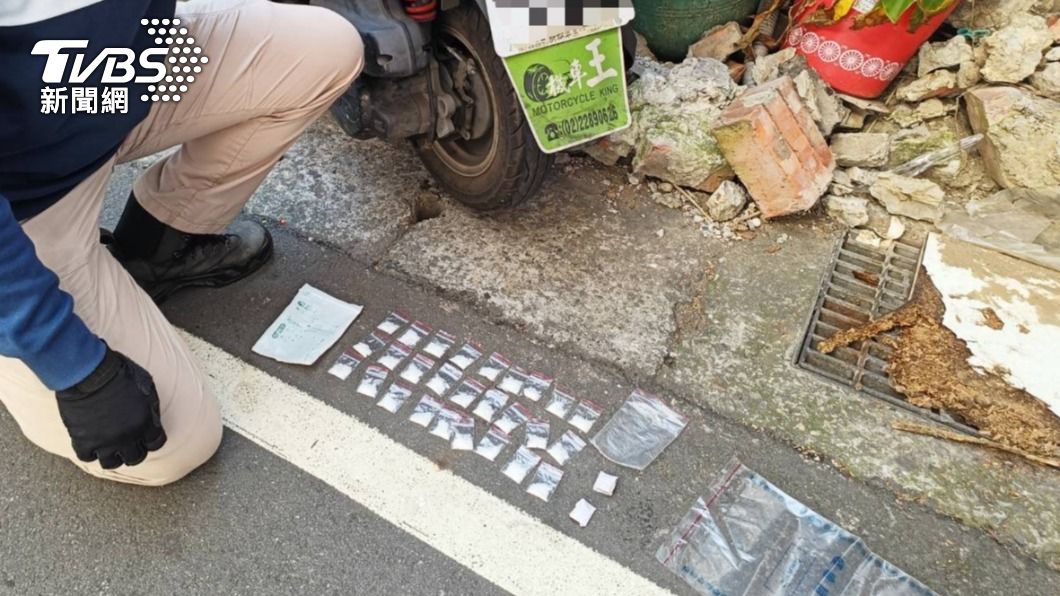 警方再度搜出大量毒品。(圖/TVBS)