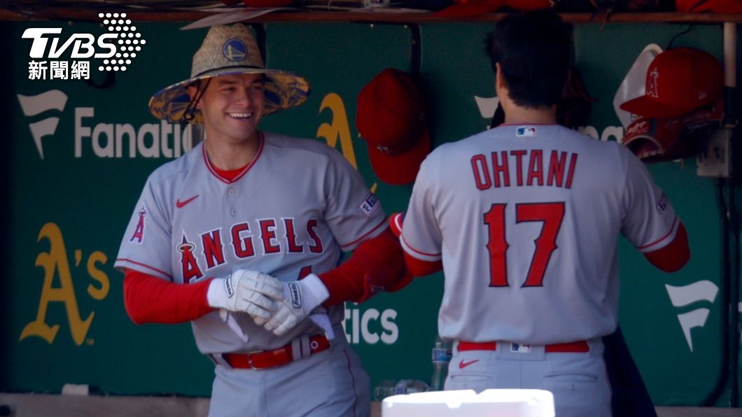 大谷、神鱒同場開轟!戴勇士隊草帽慶祝 神回:我76人球迷