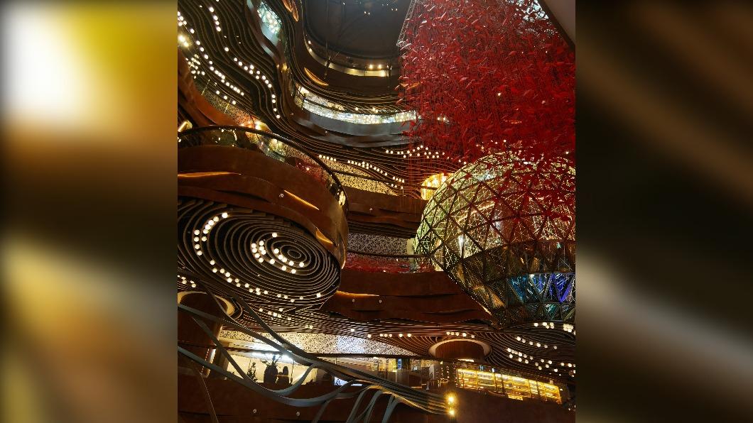2019年開業的K11 MUSEA商場集藝術、人文、自然於一身。(圖/翻攝自微博)