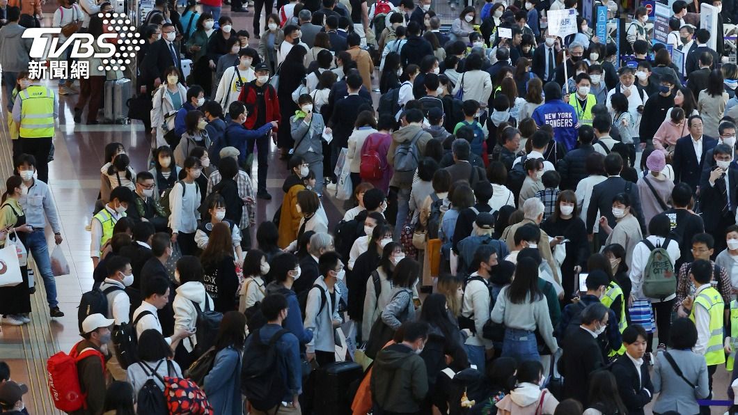 羽田機場人潮相當驚人。（圖／達志影像美聯社）