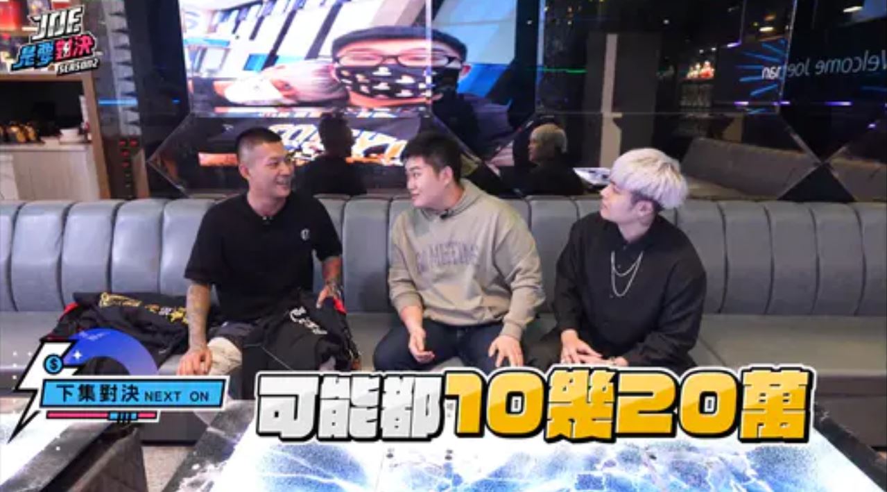 鳳梨受Joeman邀請,拍攝「奢華8+9對決平價8+9」。(圖/翻攝自Dcard)