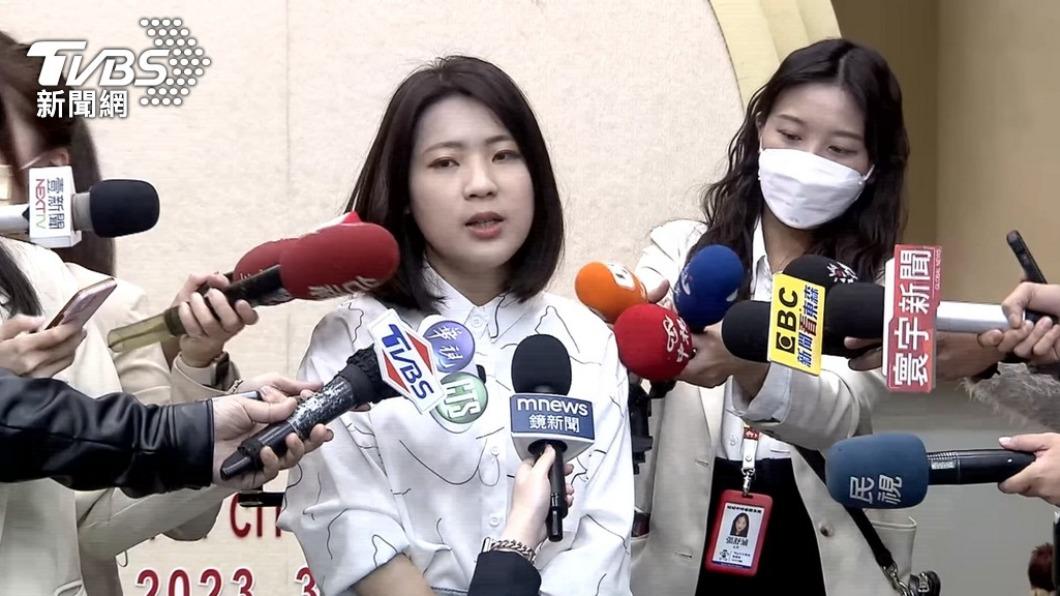 周玉蔻酸內鬥難看 徐巧芯嗆「妳最難看」:相由心生醜到不行