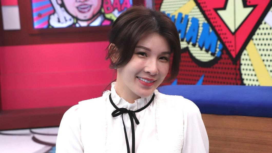 愛語莎曾在算命時被摸大腿內側。(圖/中天提供)