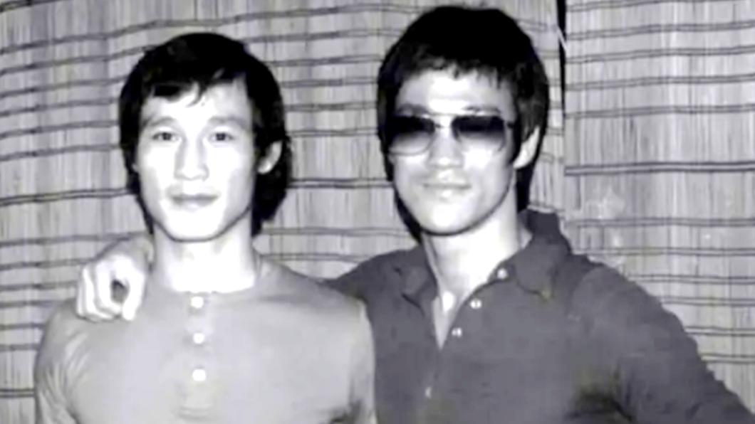 香港影壇曾有一句話,拳有陳惠敏(圖左),腿有李小龍(圖右)。(圖/翻攝自微博)