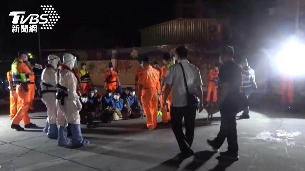包括船長13人全被法辦。（圖／TVBS）