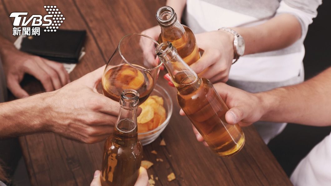 飲酒更是大禁忌。(示意圖/shutterstock達志影像)