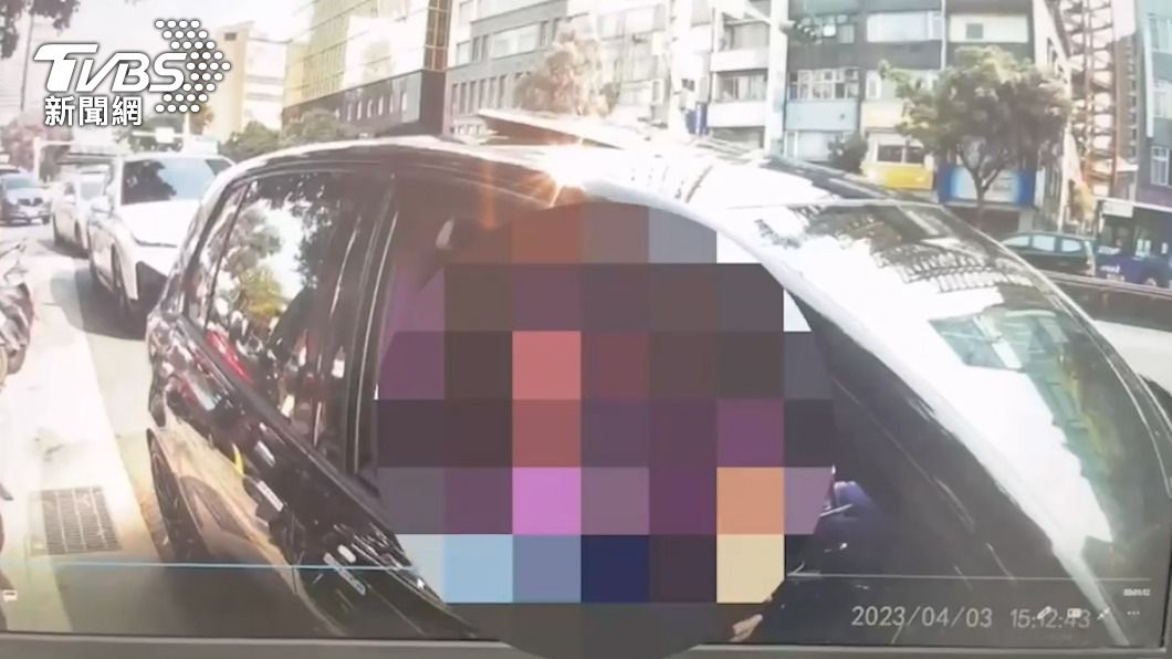 警方出示密錄器佐證。(圖/TVBS)