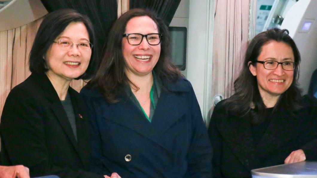 蔡英文抵達訪美最終站洛杉磯。（圖／蔡英文臉書）