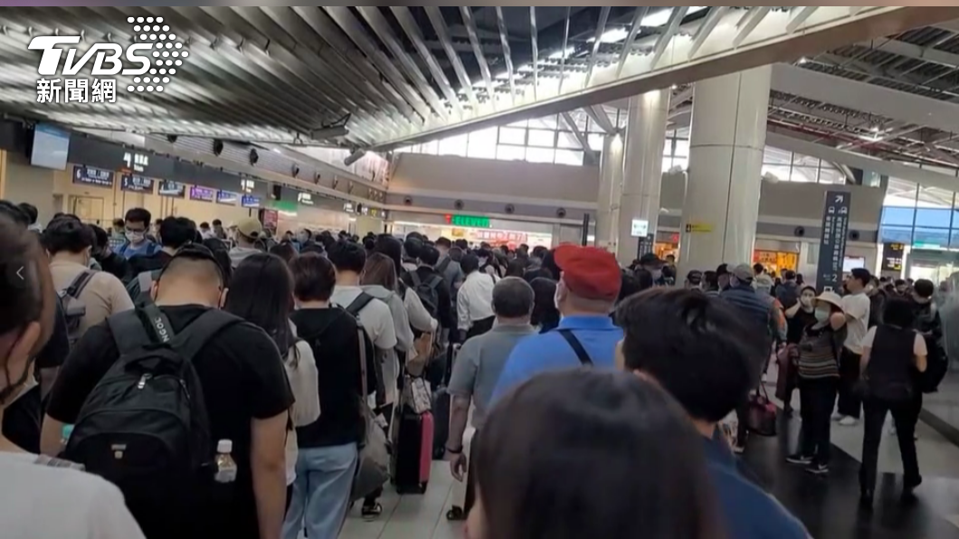 高鐵嘉義站人潮。（圖／TVBS）
