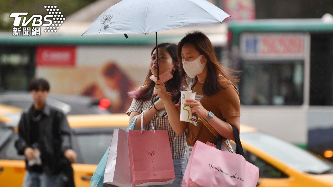 開工帶傘！3地區雨彈狂炸　這天急轉涼「低溫剩1字頭」