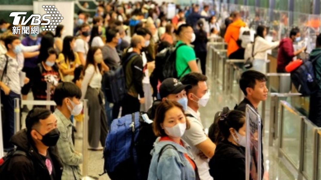 擺脫疫情陰霾!桃機單日出入境9.3萬人 創解封後新高