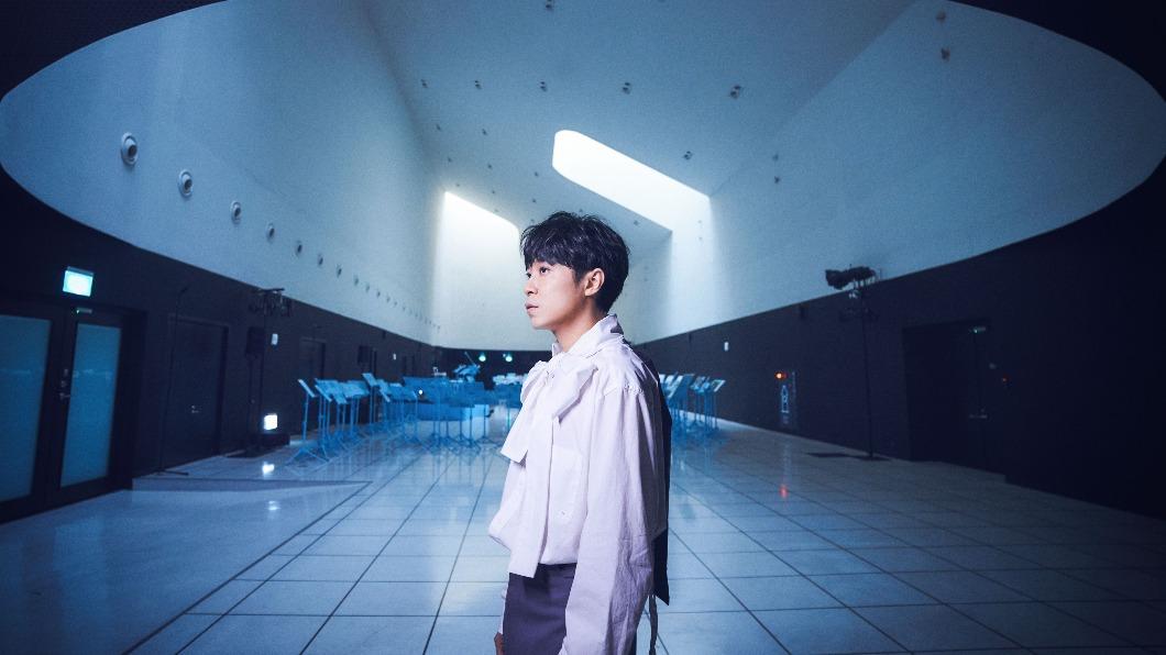 吳青峰將推出《馬拉美的星期二》黑膠,預計6月上市。(圖/環球音樂提供)