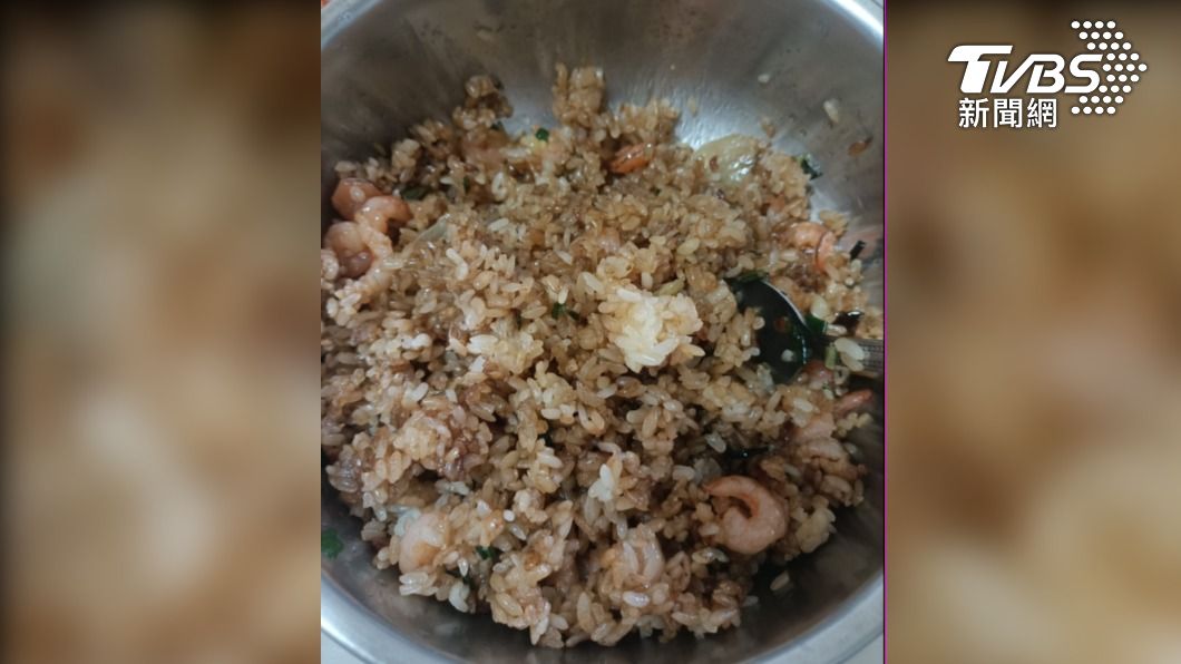 蝦仁蛋炒飯沒蛋!網友說這家像鍋巴 店家曝心聲