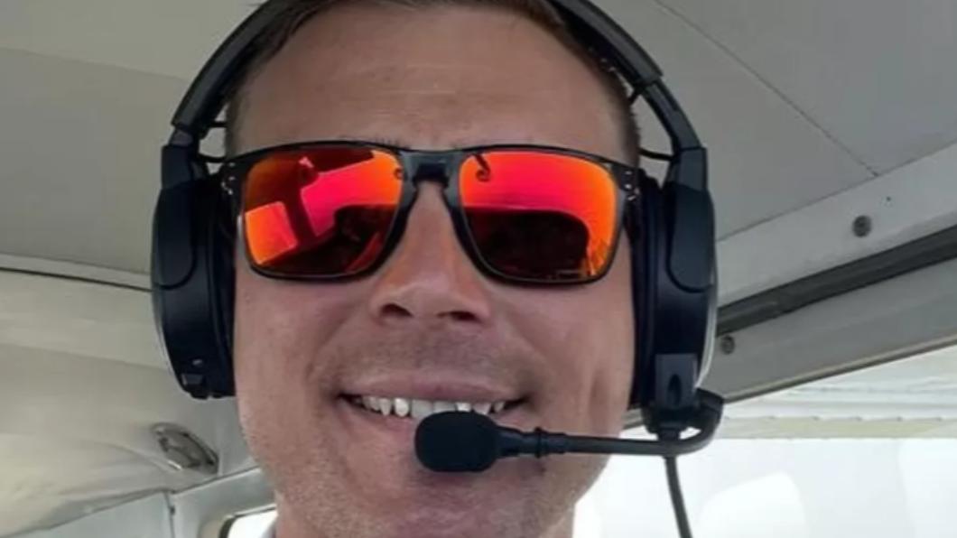 驚魂!1萬英尺高空機師身上突竄「劇毒眼鏡蛇」 嚇壞急迫降