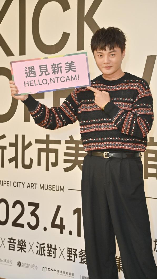許富凱準備了鄧麗君的〈我只在乎你〉等經典歌曲。(圖/寬寬整合行銷提供)
