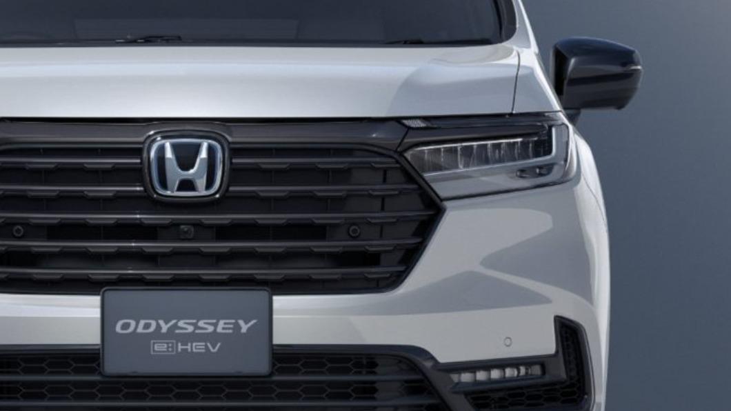 逆輸入回日本的Odyssey採用停產前的小改款造型設定。(圖/翻攝自Honda官網)
