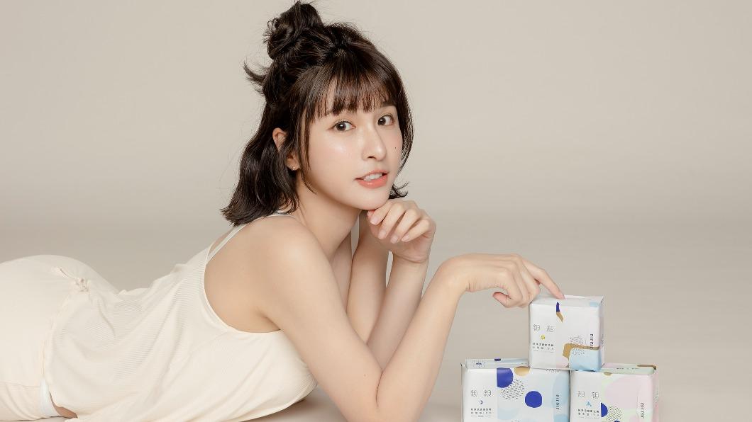 峮峮的外型相當甜美。(圖/親親JIUJIU提供)