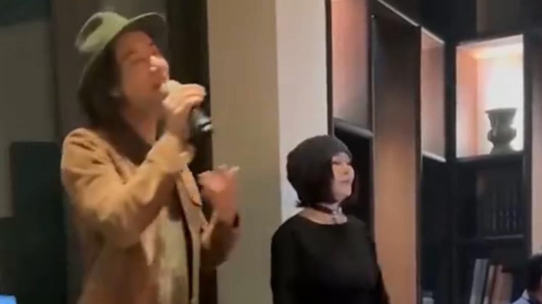 江蕙不躲了!私約王力宏同框唱〈大城小愛〉 驚奇畫面曝光