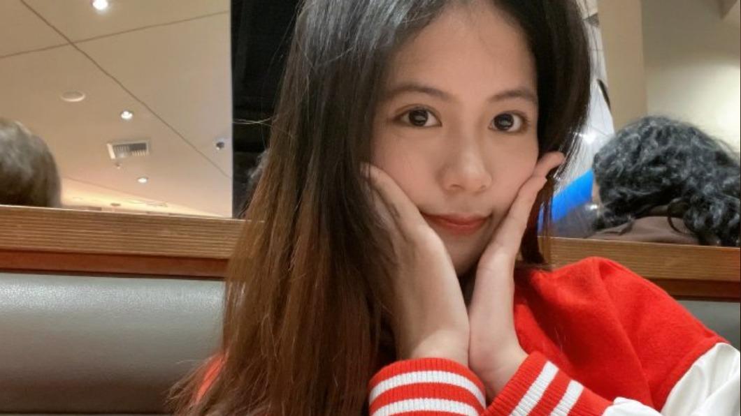 「最美星二代」換人了？翁虹15歲女兒盛世美顏曝光！網全瘋了