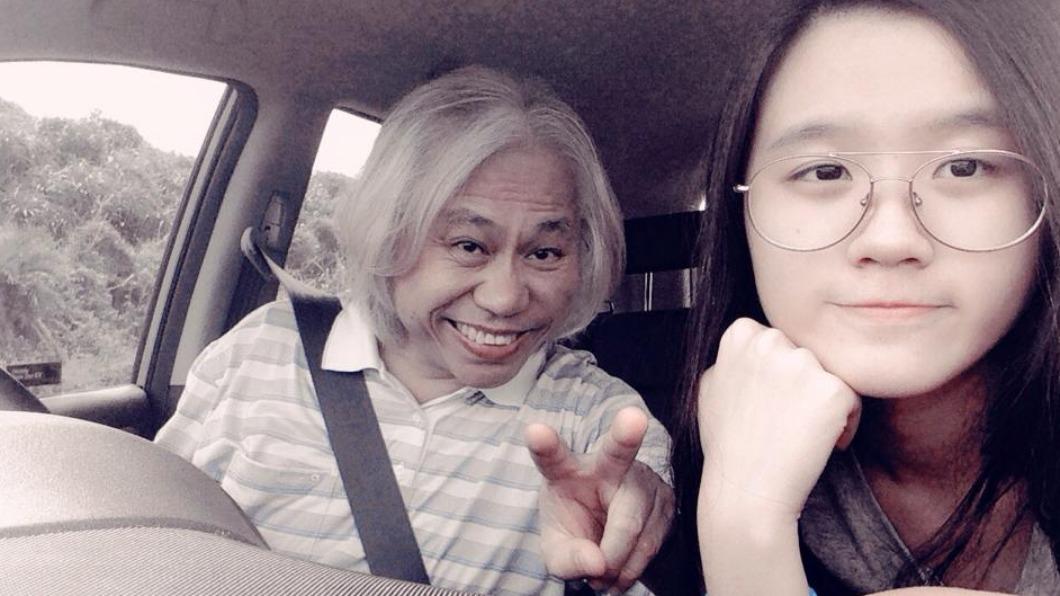 李坤城(左)和林靖恩的感情一度震撼社會,但2人相伴多時,真摯感情感動不少網友。(圖/翻攝自林靖恩臉書)