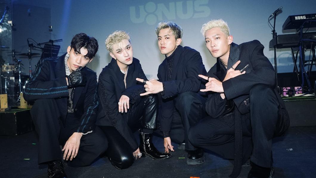 高胥崴(右起)、高有翔、吳昱廷、蔡承祐組成的「U:NUS」人氣飛天,2場演唱會門票火速秒殺。(圖/滾石提供)
