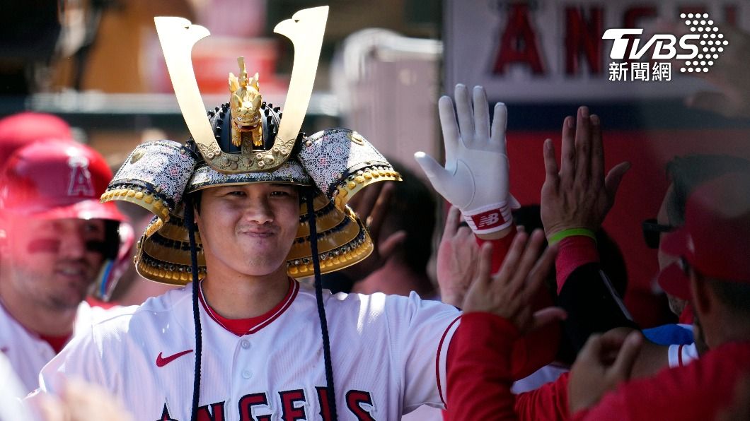 大谷翔平終於戴上日本武士頭盔。（圖／達志影像美聯社）