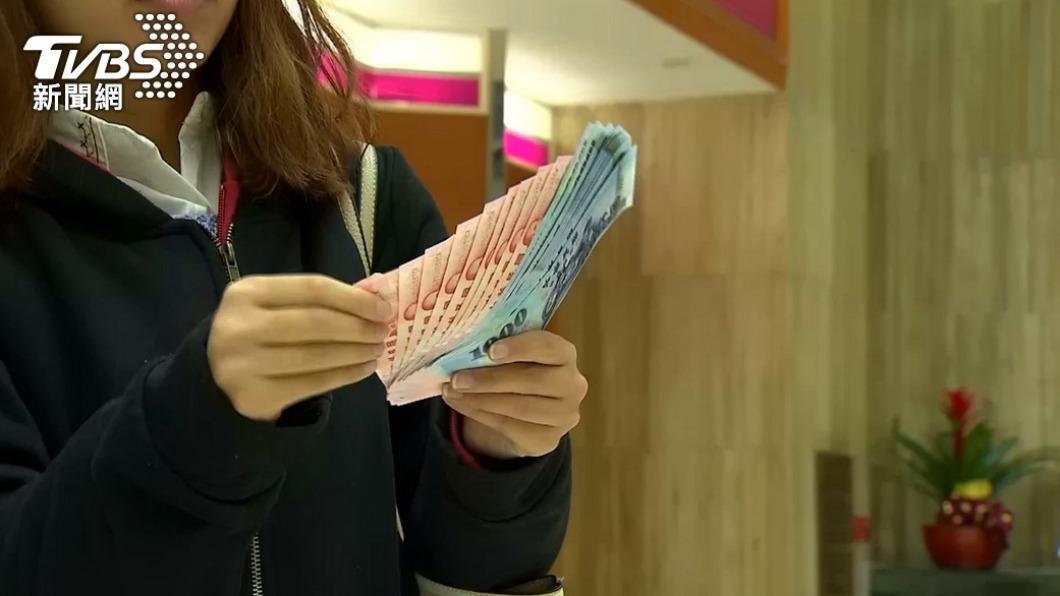 婆婆想動用關係讓小姑進去銀行工作。(圖/TVBS資料畫面)
