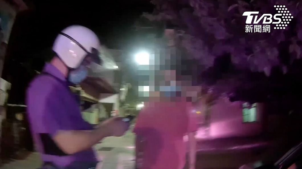 無照男「酒駕累犯」還載10歲孩! 警怒罵:喝酒還敢載