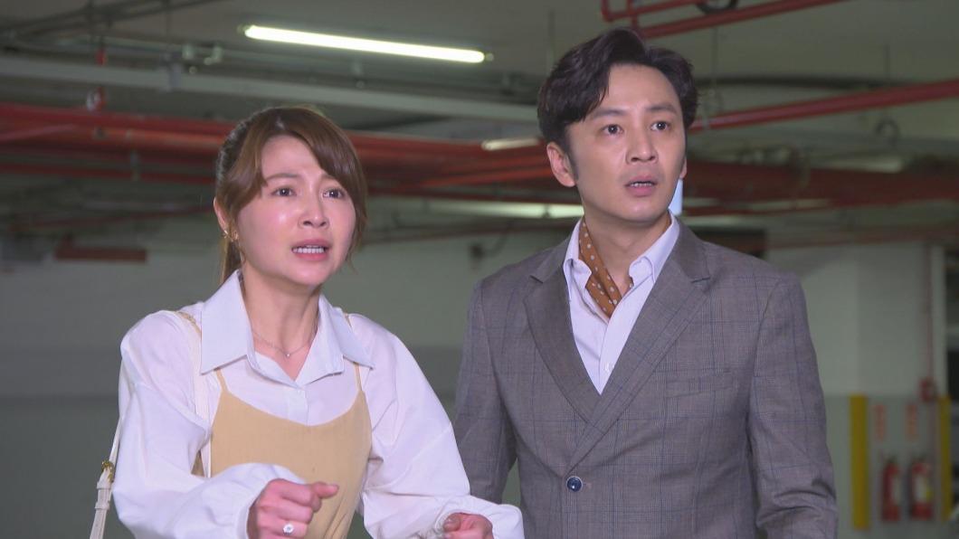 謝京穎（左）戲裡被發現兒子的親生爸爸是張書偉。（圖／民視提供）