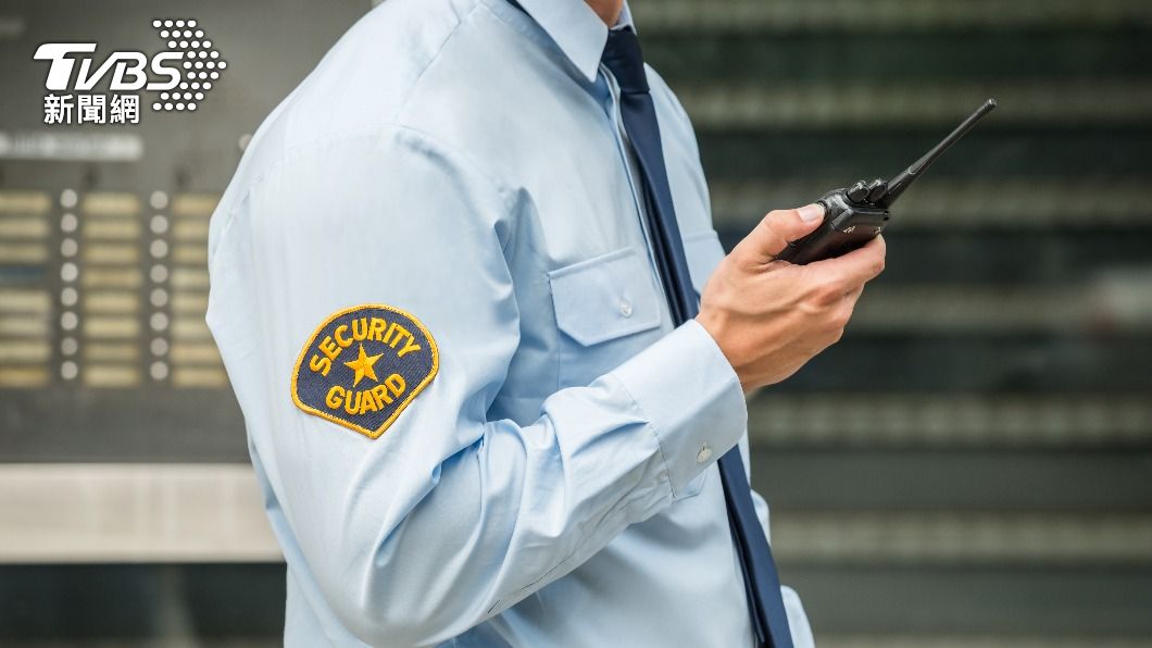 警衛「以為住戶請客」吃光蛋糕，卻遭求償6000元。（示意圖，非新聞當事人／shutterstock達志影像）