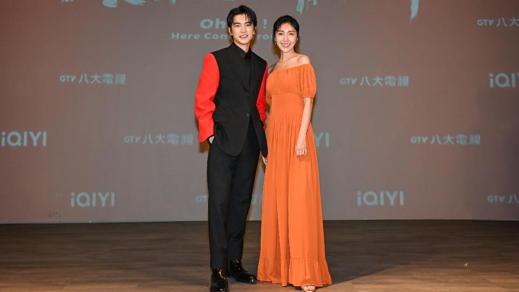 曾敬驊、楊謹華飾演母子檔。（圖／愛奇藝國際站提供）