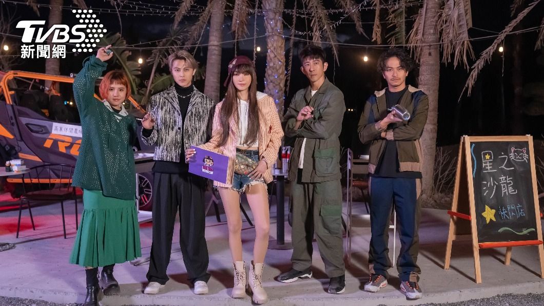 5人日前在花蓮開設「星之沙龍」快閃店。(圖/TVBS)
