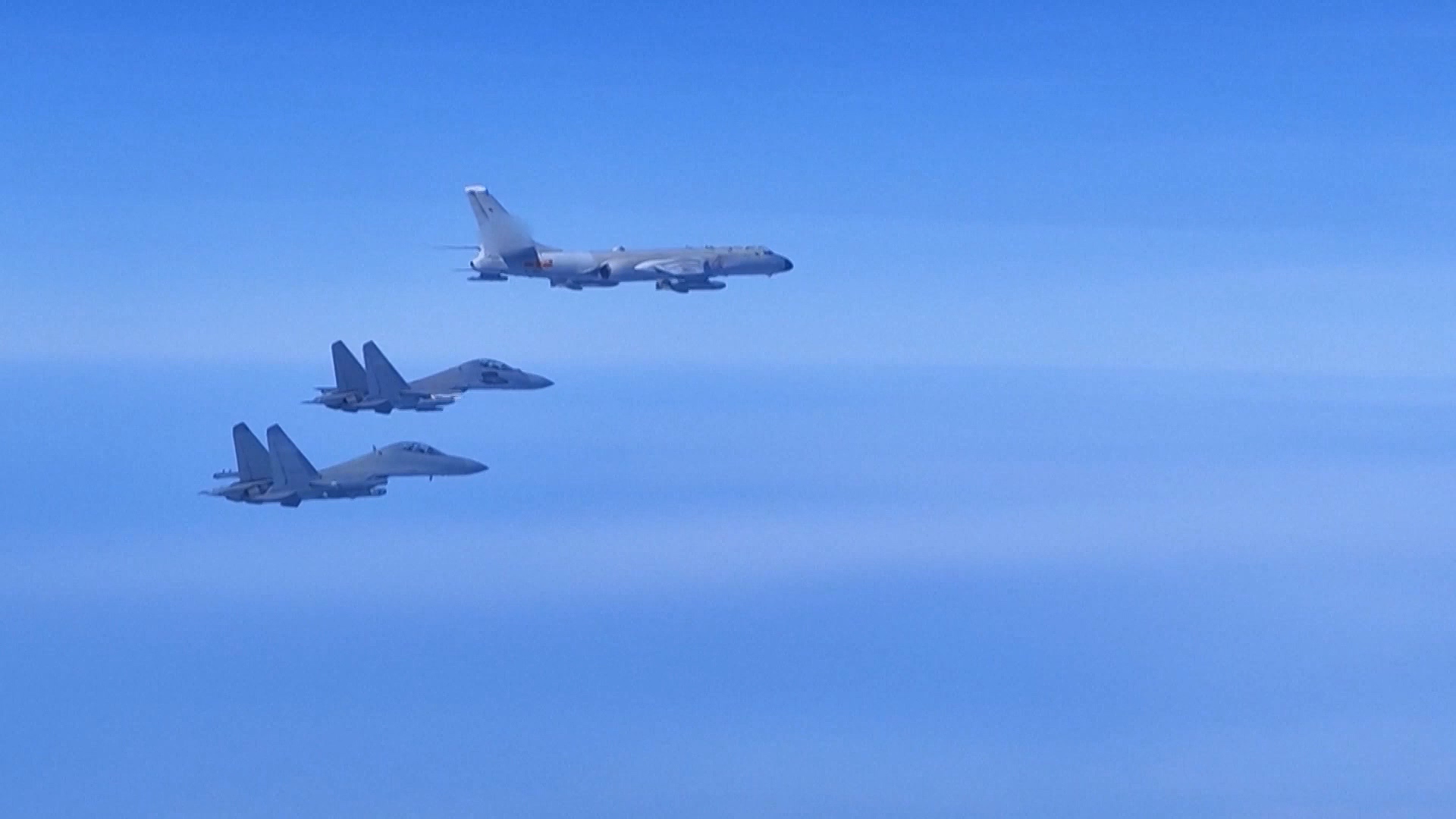 我空軍廣播驅趕共機 對方囂張嗆:有種開火不然挨揍!