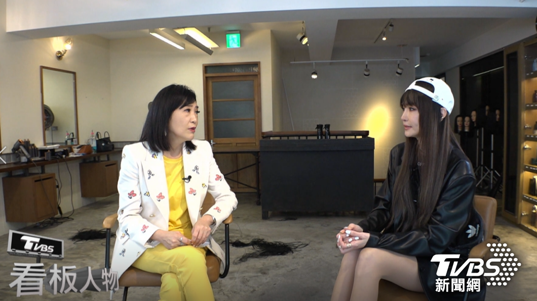 謝金燕上《TVBS看板人物》接受主持人方念華訪問。(圖/TVBS)