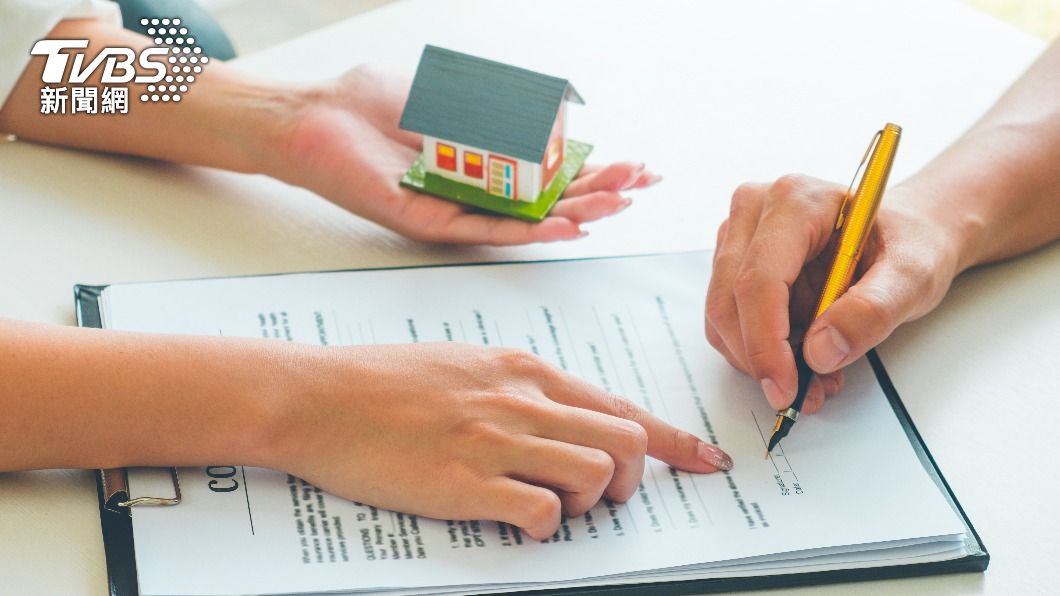 大陸女子將新房買在郊區墳墓旁引起熱議。(示意圖/Shutterstock達志影像)
