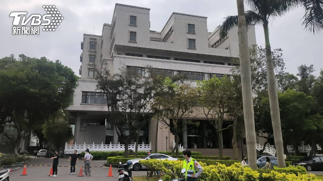 淡江前副校長王高成驚傳墜樓身亡!「最後錄影」身影曝光