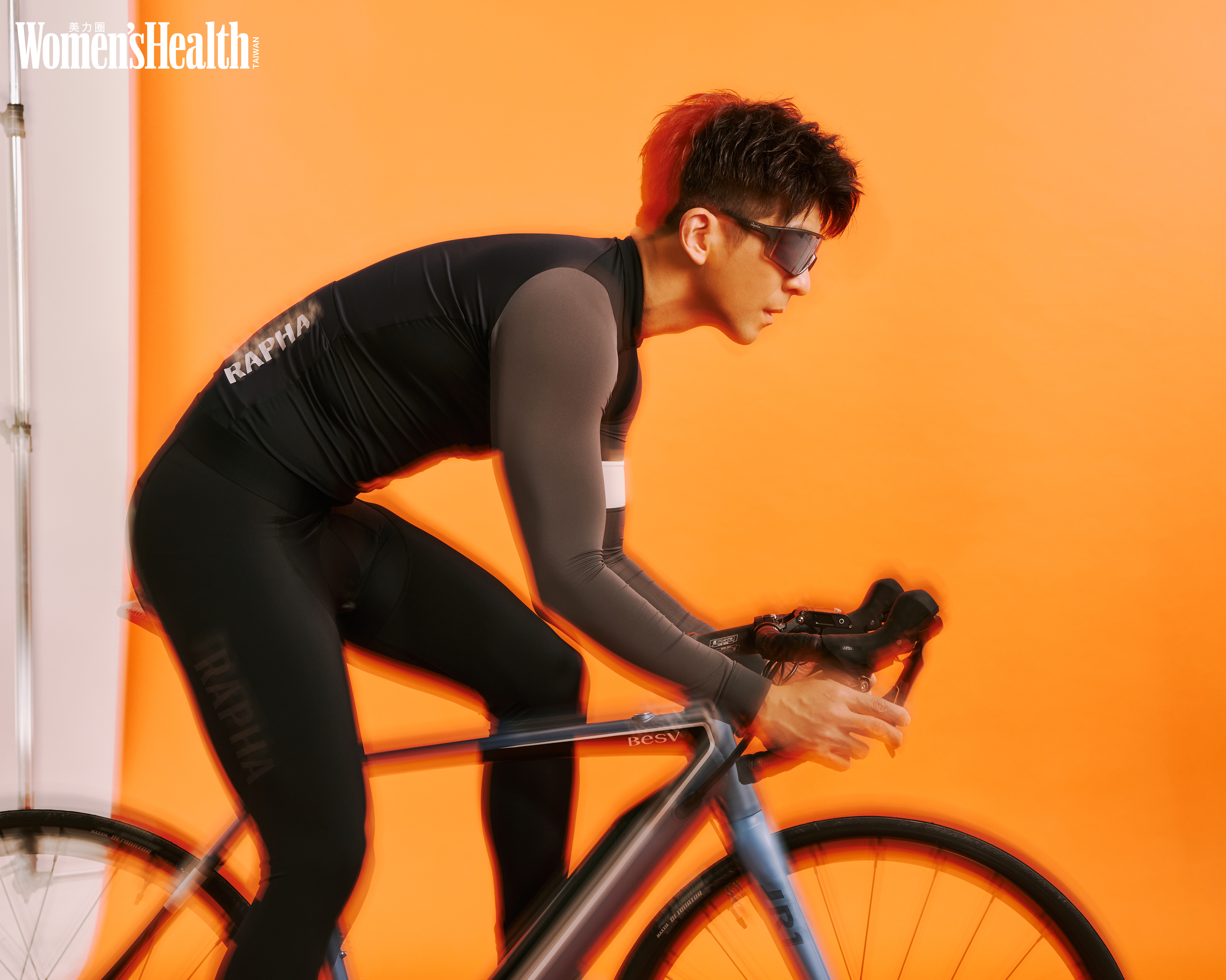 修杰楷喜歡單車運動凝聚身邊友人。(圖/Women's Health提供)